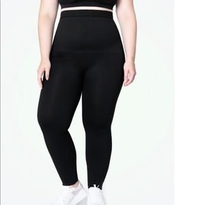 Empetua High Waisted Shaping Leggings
Black / 4XL